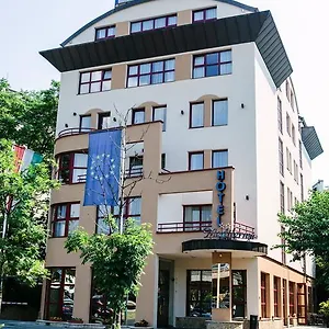 Mediterran **** Budapest